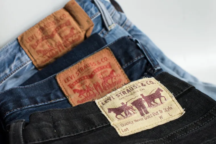 Levi Strauss je zapravo bio aristokrat i nije nosio svoje vlastite traperice budući da su bile namijenjene radničkoj klasi. (Foto: Profimedia)