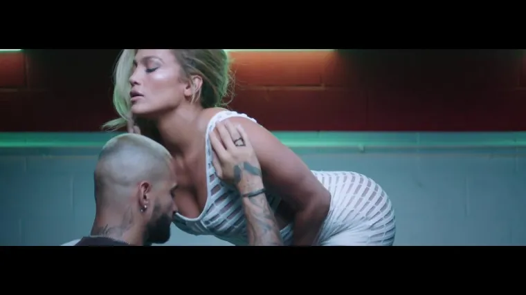 Pjevačica i glumica Jennifer Lopez (51) i glazbenik Maluma (26) snimili su vrući videospot za njihov novi singl "Pa Ti and Lonely". Foto: Profimedia