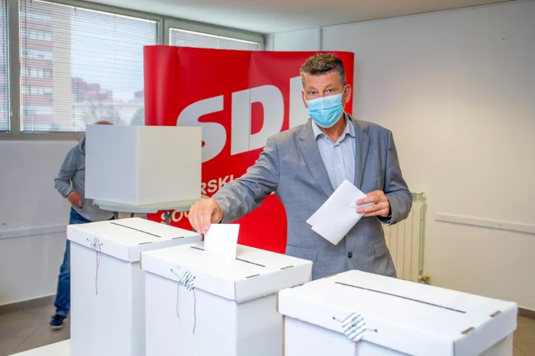 SDP bira: Oni su svoje rekli, a sada čekaju tko će od njih zasjesti na čelo stranke