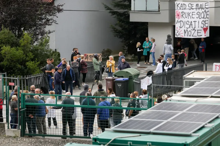 Građani Črnomerca protive se da im reciklažno dvorište bude pod nosom: 'Kad se male ruke slože, disati se može'