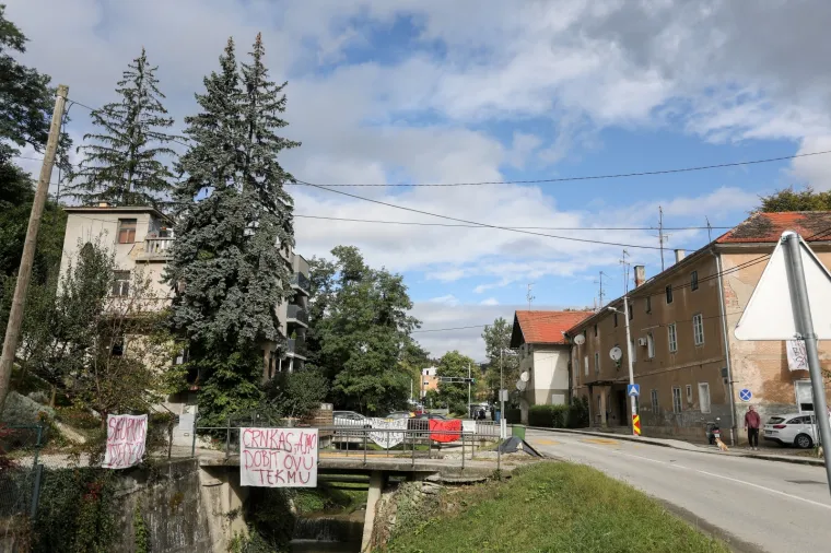 Građani Črnomerca protive se da im reciklažno dvorište bude pod nosom: 'Kad se male ruke slože, disati se može'