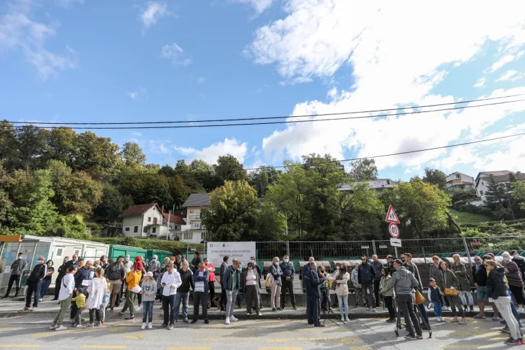 Građani Črnomerca protive se da im reciklažno dvori&scaron;te bude pod nosom: 'Kad se male ruke slože, disati se može'