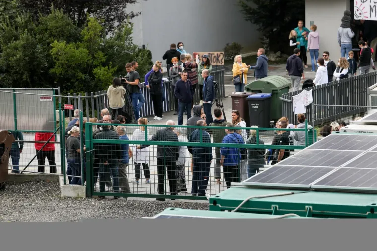 Građani Črnomerca protive se da im reciklažno dvori&scaron;te bude pod nosom: 'Kad se male ruke slože, disati se može'