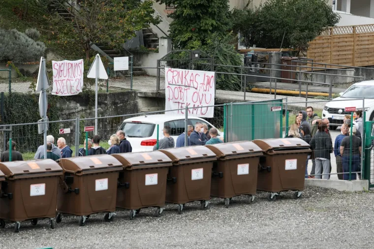 Građani Črnomerca protive se da im reciklažno dvori&scaron;te bude pod nosom: 'Kad se male ruke slože, disati se može'