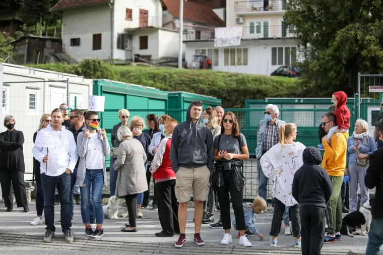 Građani Črnomerca protive se da im reciklažno dvori&scaron;te bude pod nosom: 'Kad se male ruke slože, disati se može'