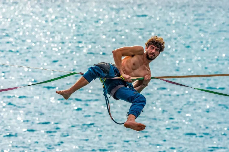 'Nebeski hodači' zaplesali na konopcu iznad mora: Njih ne brine koračati bez tla pod nogama