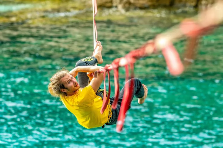 'Nebeski hodači' zaplesali na konopcu iznad mora: Njih ne brine koračati bez tla pod nogama