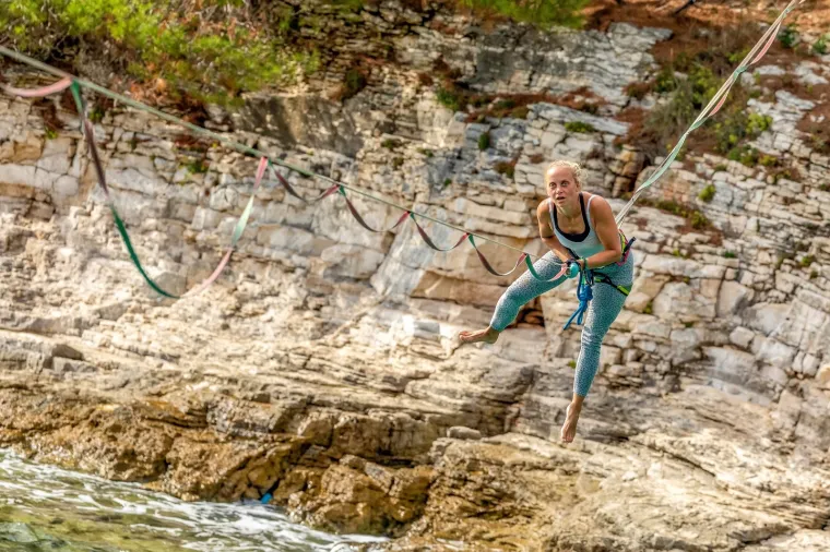 'Nebeski hodači' zaplesali na konopcu iznad mora: Njih ne brine koračati bez tla pod nogama