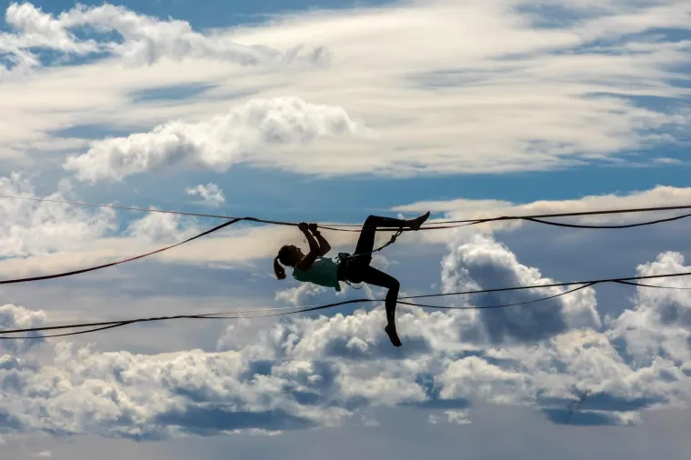 'Nebeski hodači' zaplesali na konopcu iznad mora: Njih ne brine koračati bez tla pod nogama