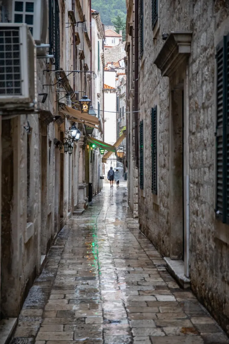 Ki&scaron;a danima ne prestaje padati u Dubrovniku: Otjerala je i ono malo preostalih turista