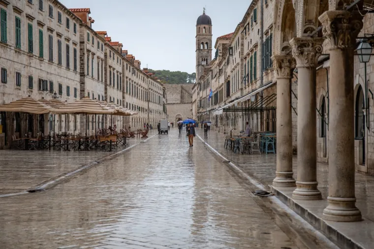 Ki&scaron;a danima ne prestaje padati u Dubrovniku: Otjerala je i ono malo preostalih turista