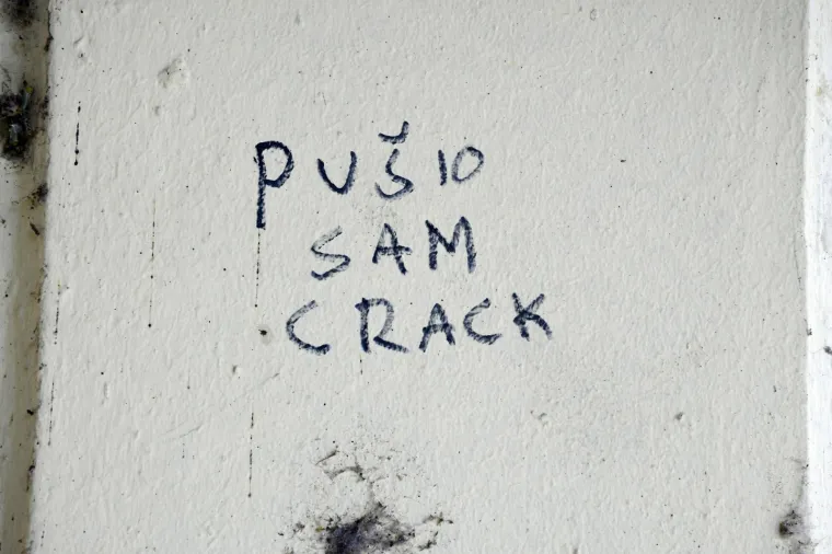 ISKRENA ISPOVIJEST HRVATA NA STUPOVIMA U SISKU: 'Našmrko sam se kokaina, pušio sam crack, radio sam s*anja i nije mi žao...'