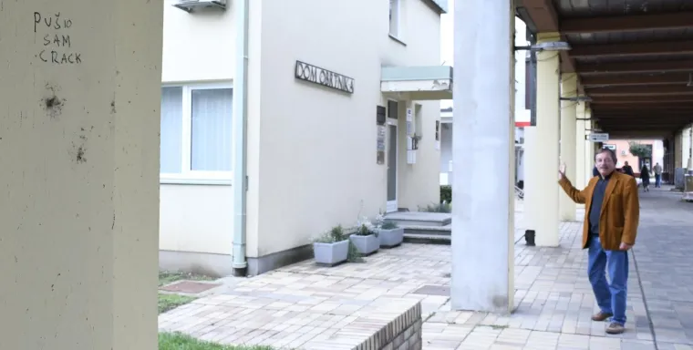 ISKRENA ISPOVIJEST HRVATA NA STUPOVIMA U SISKU: 'Našmrko sam se kokaina, pušio sam crack, radio sam s*anja i nije mi žao...'