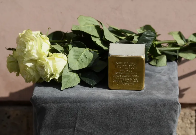 Lea Deutsch jo&scaron; uvijek čeka svoju ulicu ili trg u Zagrebu: Danas je ispred njene kuće postavljen 'kamen spoticanja'