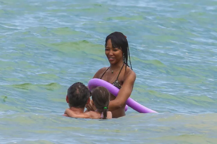 IZDANJE U KOJEM 'CRNU PANTERU' RIJETKO VIĐAMO: Evo kako Naomi Campbell izgleda bez trunke šminke