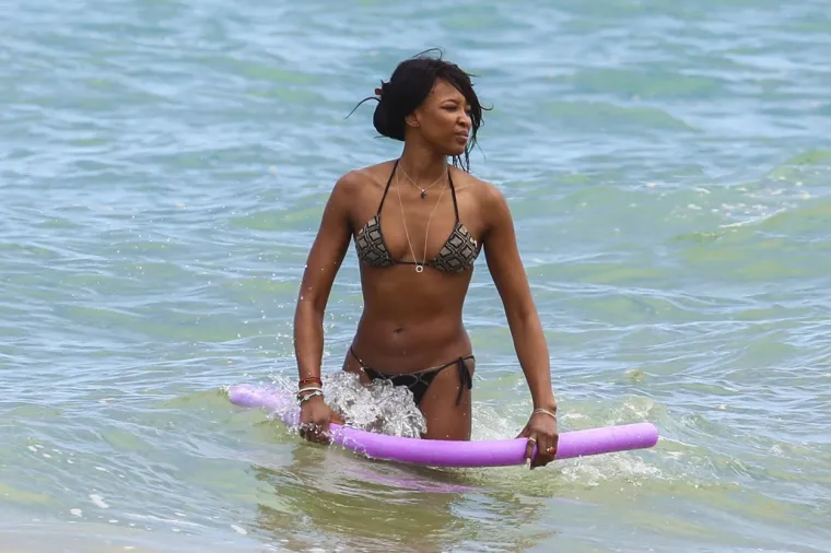 IZDANJE U KOJEM 'CRNU PANTERU' RIJETKO VIĐAMO: Evo kako Naomi Campbell izgleda bez trunke šminke