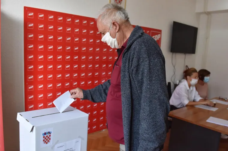 SDP danas bira novog predsjednika: Drugi krug donosi konačnu odluku - Grbin ili Kolar