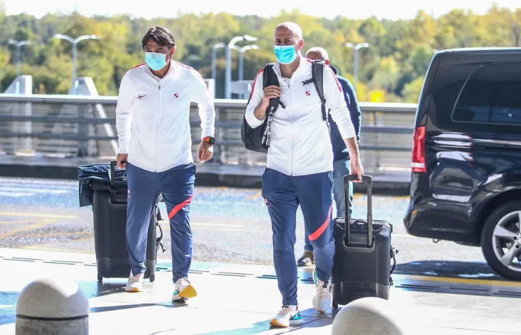 VATRENI SE OKUPILI U ZAGREBU I OTPUTOVALI PREMA &Scaron;VICARSKOJ: Ovako je izgledao prvi susret igrača nakon rujanskog debakla