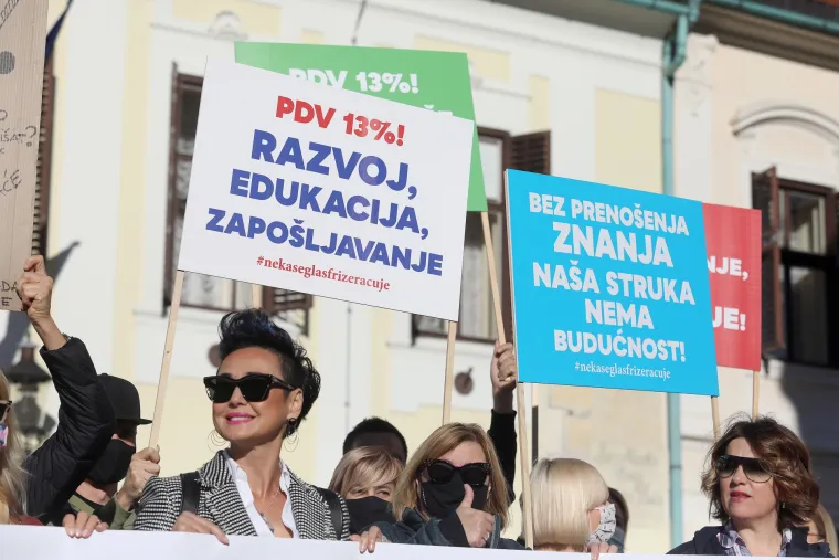 Frizeri mirno prosvjedovali na Markovom trgu