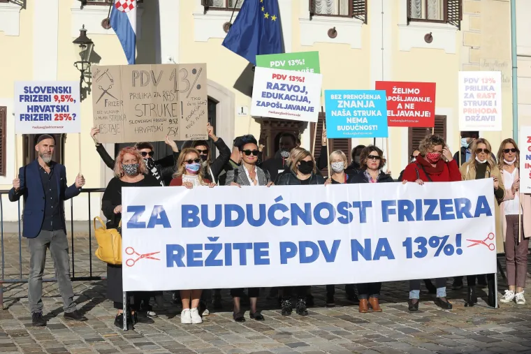 Frizeri mirno prosvjedovali na Markovom trgu