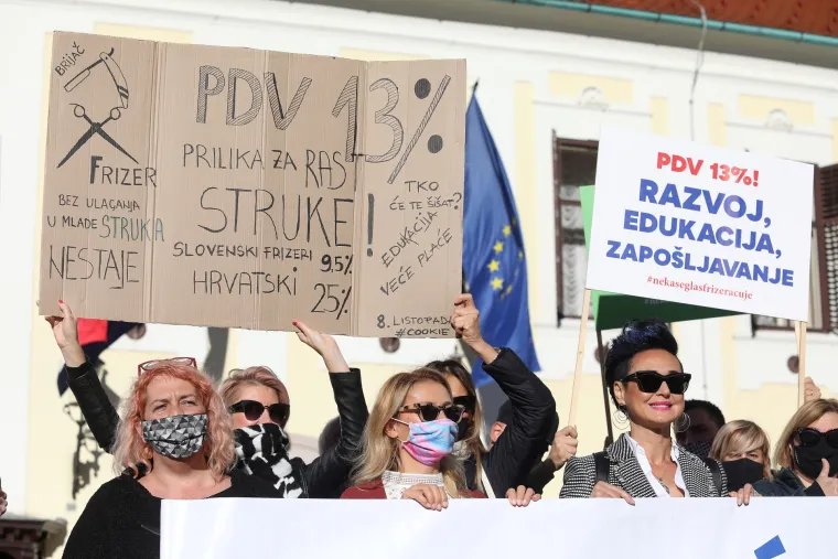Frizeri mirno prosvjedovali na Markovom trgu