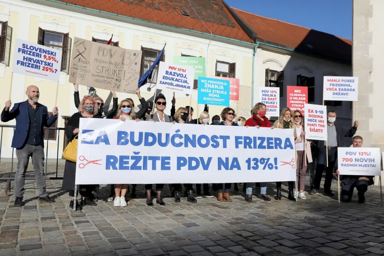 Frizeri mirno prosvjedovali na Markovom trgu