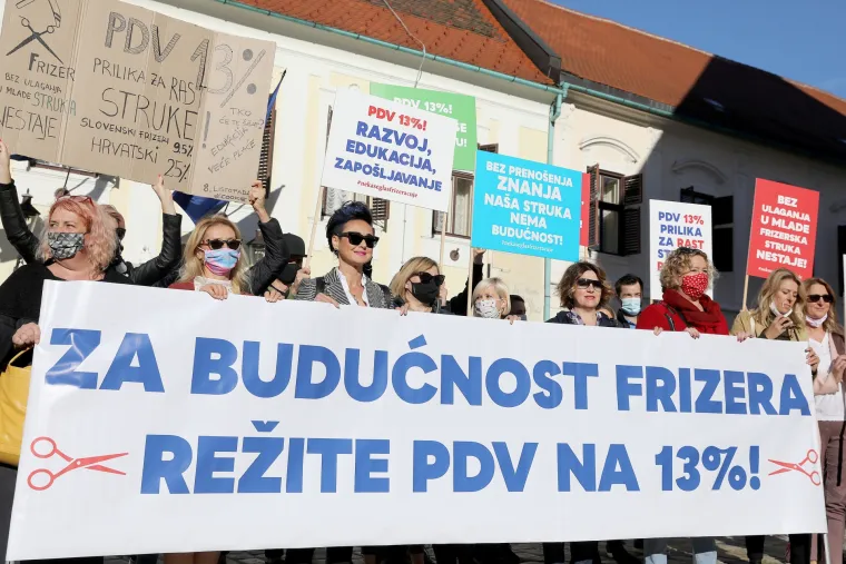 Frizeri mirno prosvjedovali na Markovom trgu