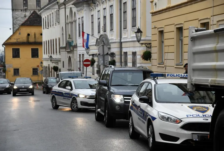 POLICAJAC UPUCAN NA MARKOVOM TRGU: Počinitelj se kasnije ubio