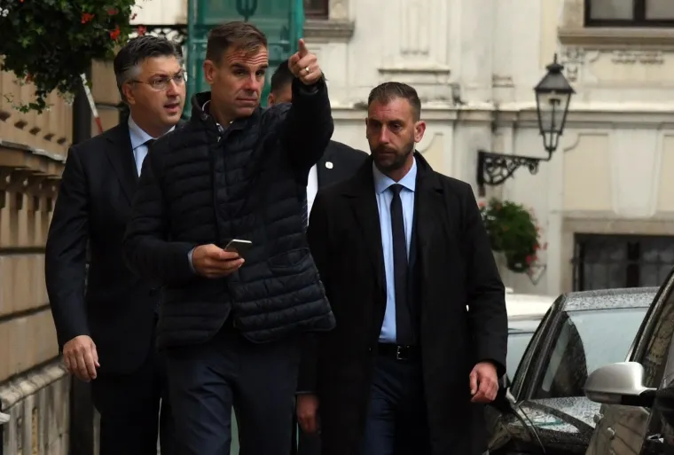 Na Markovom trgu upucan policajac! Pod jakim osiguranjem stigao i premijer Plenković