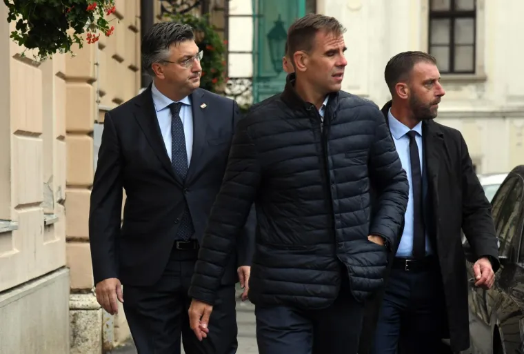 Na Markovom trgu upucan policajac! Pod jakim osiguranjem stigao i premijer Plenković