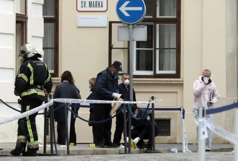 Markov trg pod policijskom blokadom: Banski dvori izre&scaron;etani su mecima!