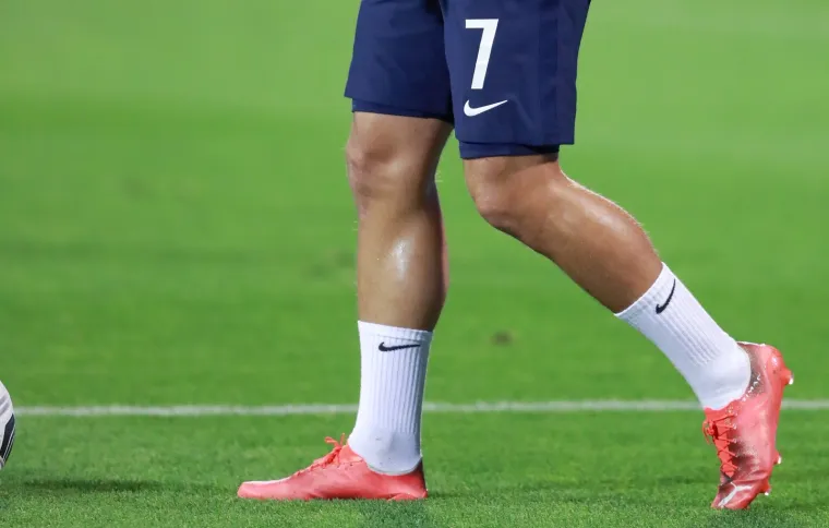 JESTE LI PRIMIJETILI ŠTO PIŠE NA GRIEZMANNOVIM KOPAČKAMA? Francuz zabio golčinu u opremi koja nosi ime po poznatom Hrvatu