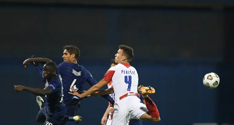 JE  LI HRVATSKA TE&Scaron;KO O&Scaron;TEĆENA PROTIV FRANCUSKE? Mnogi će podivljati na nizozemskog suca kad ovo vide