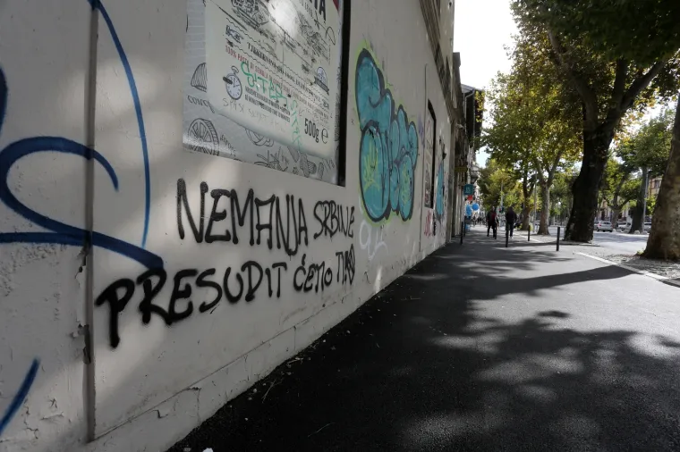 Prijeteći grafit umjetniku zbog zvijezde petokrake: 'Nemanja, Srbine, presudit ćemo ti'