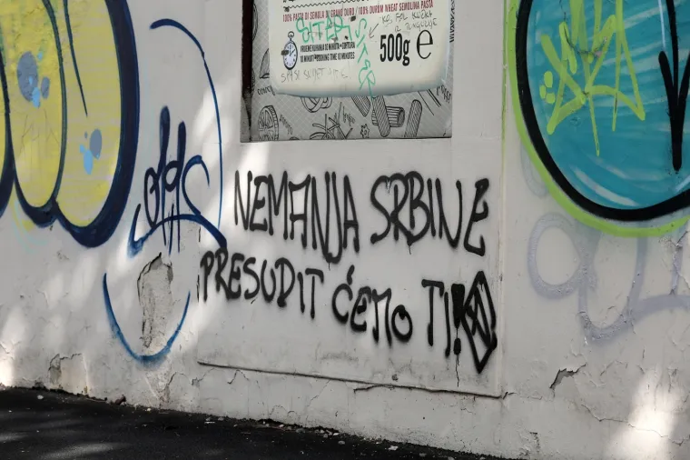 Prijeteći grafit umjetniku zbog zvijezde petokrake: 'Nemanja, Srbine, presudit ćemo ti'