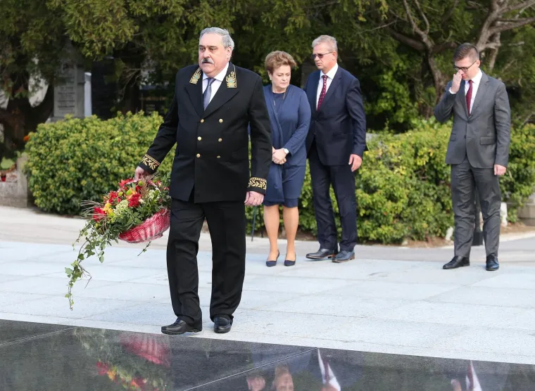 Stigao je u Hrvatsku i povukao prve poteze: 'Putinov buldožder' na grobu Franje Tuđmana