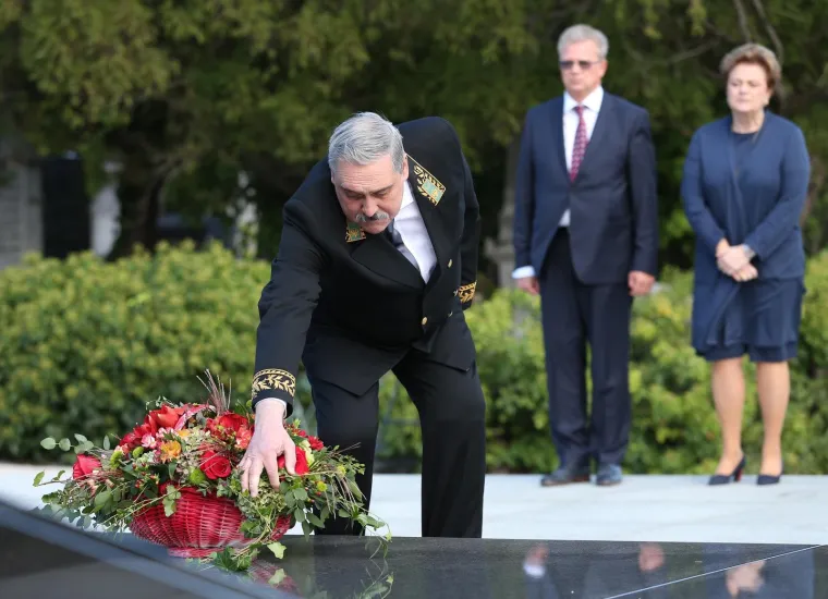 Stigao je u Hrvatsku i povukao prve poteze: 'Putinov buldožder' na grobu Franje Tuđmana