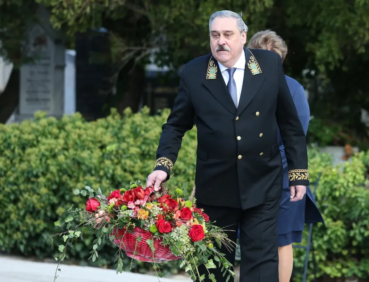 Stigao je u Hrvatsku i povukao prve poteze: 'Putinov buldožder' na grobu Franje Tuđmana