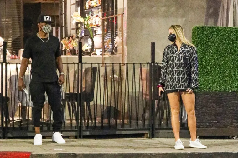 Holivudskog glumca Jamieja Foxxa paparazzi su ulovili na večeri na Beverly Hillsu s tajanstvenom plavušom