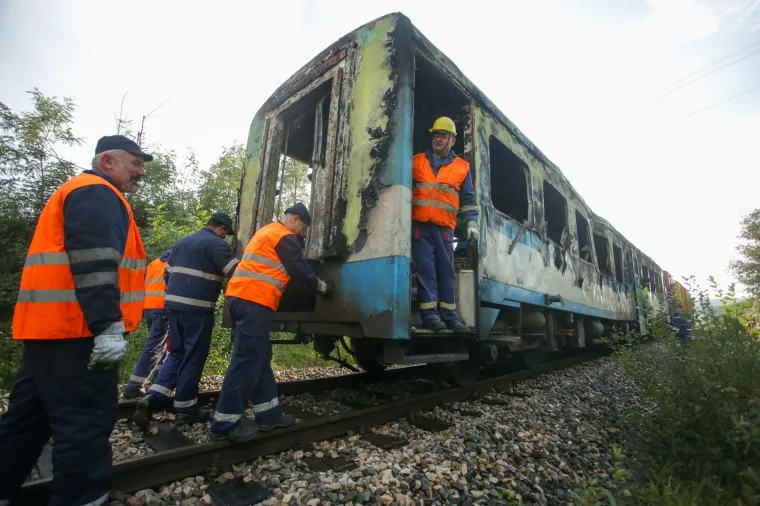 Drama kod Na&scaron;ica: Pogledajte &scaron;to je ostalo od vlaka iz kojeg je pred vatrom pobjeglo 50 putnika!