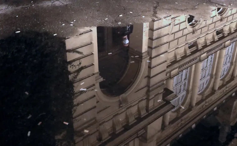 PROMETNI REDARI RASTJERALI MLADE: Stožer im zatvorio klubove, a sad ih potjerali i sa platoa ispred HNK