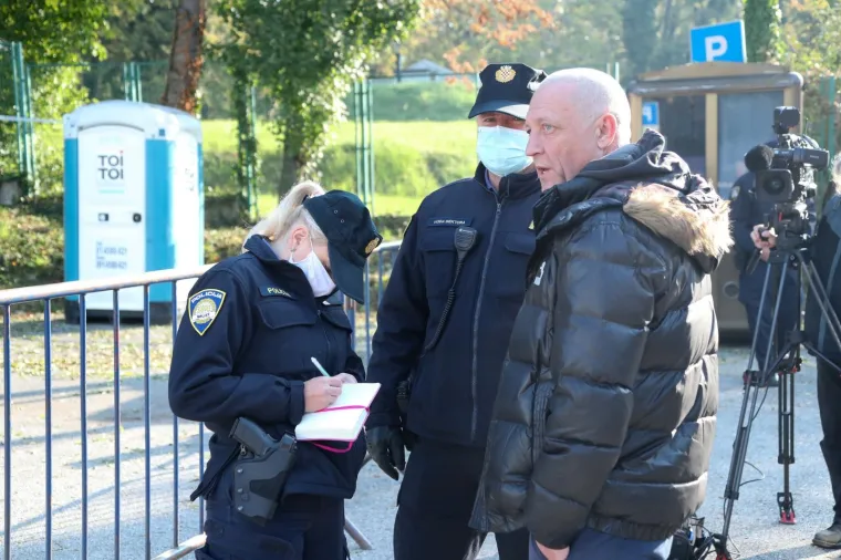 TUŽNA DELOŽACIJA JABUKE: Policija iznijela stvari iz kluba, na mjestu događaja i Juričan