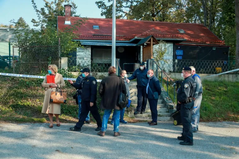 TUŽNA DELOŽACIJA JABUKE: Policija iznijela stvari iz kluba, na mjestu događaja i Juričan