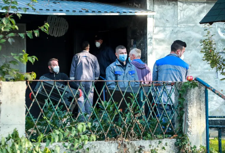 TUŽNA DELOŽACIJA JABUKE: Policija iznijela stvari iz kluba, na mjestu događaja i Juričan