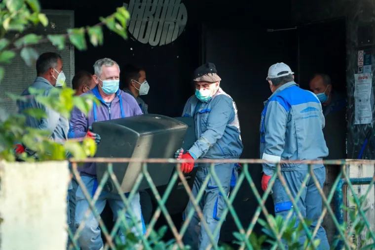 TUŽNA DELOŽACIJA JABUKE: Policija iznijela stvari iz kluba, na mjestu događaja i Juričan