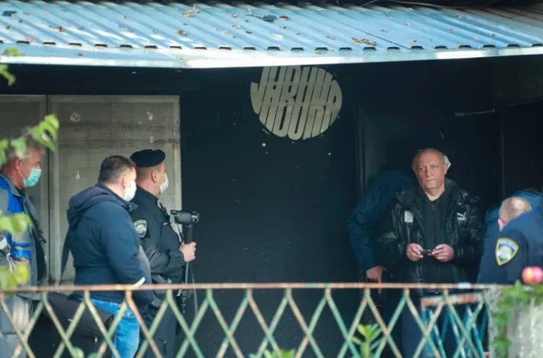 Unatoč prosvjedu i nezadovoljstvu građana: Deložacija Glazbenog kluba Jabuka