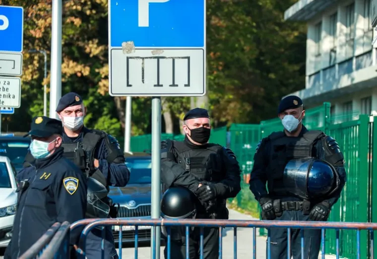 Unatoč prosvjedu i nezadovoljstvu građana: Deložacija Glazbenog kluba Jabuka