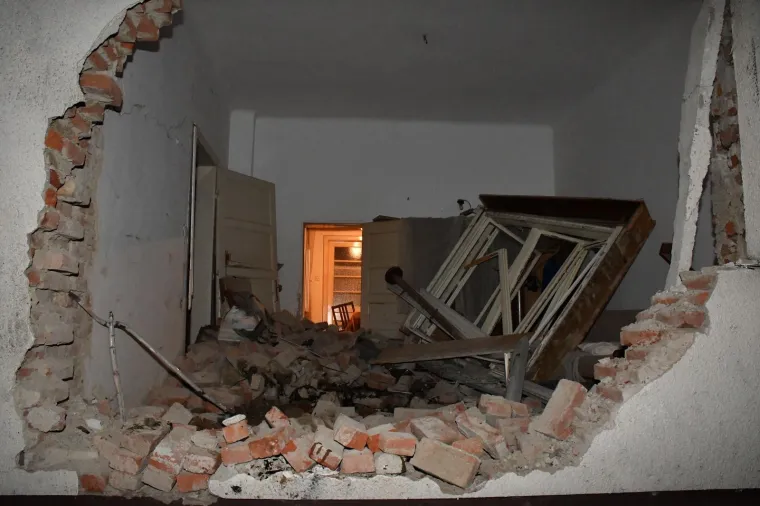 Velika tragedija: Autom se zabio u kuću, probio zid i na mjestu poginuo