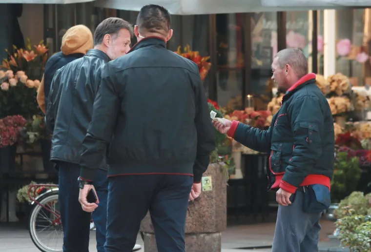 Bome se isprsio: Jandroković udijelio 10 kuna prolazniku na Cvjetnom