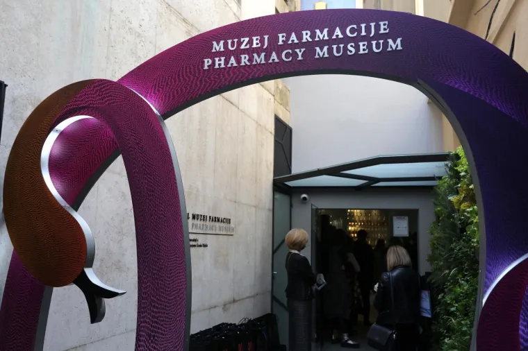 U Rijeci otvoren prvi hrvatski specijalizirani Muzej farmacije: Zmija i ljekarnik Pablo nude pregršt savjeta